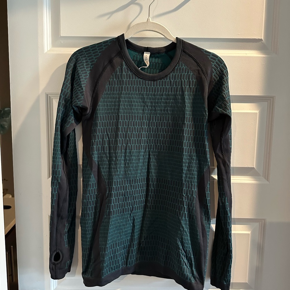 Lululemon Green and Black Long Sleeve Shirt